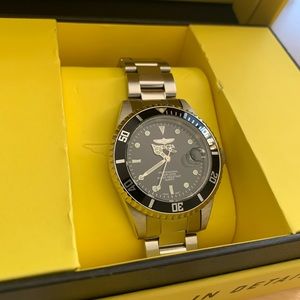 Invicta Pro Diver quartz watch